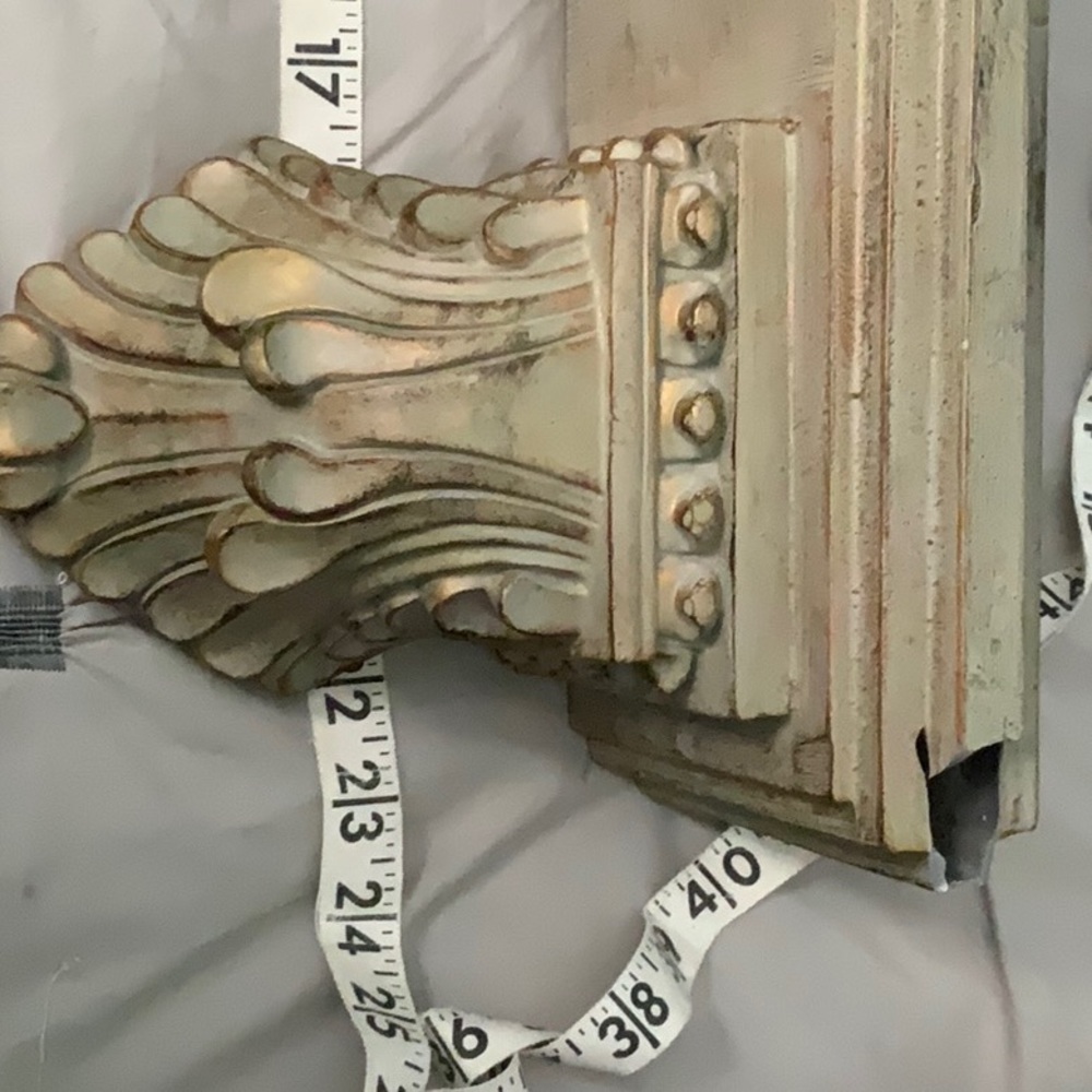 Decorative shelf